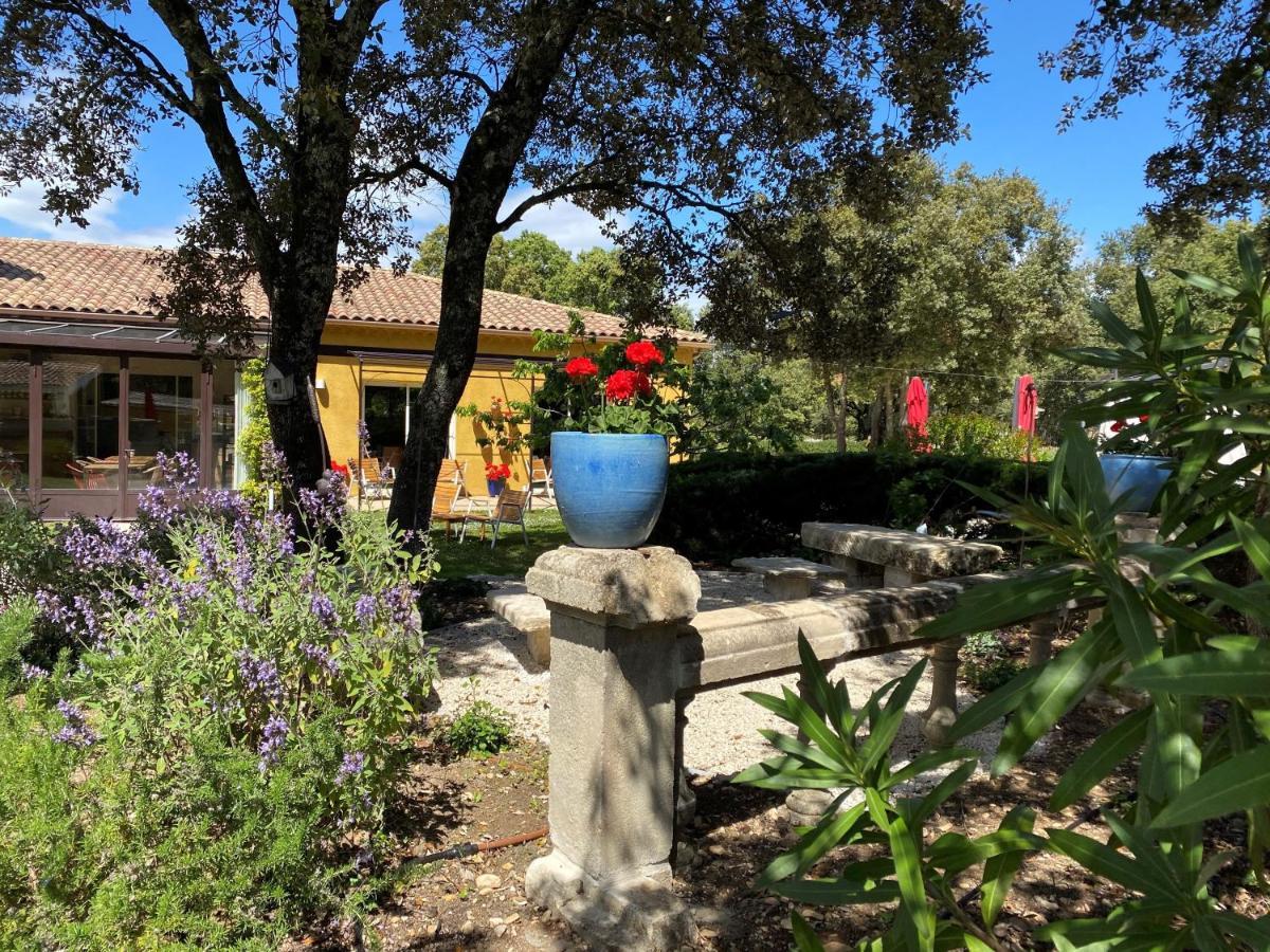 Logis La Bastide De Grignan Hotel & Restaurant "La Chenaie" Bagian luar foto