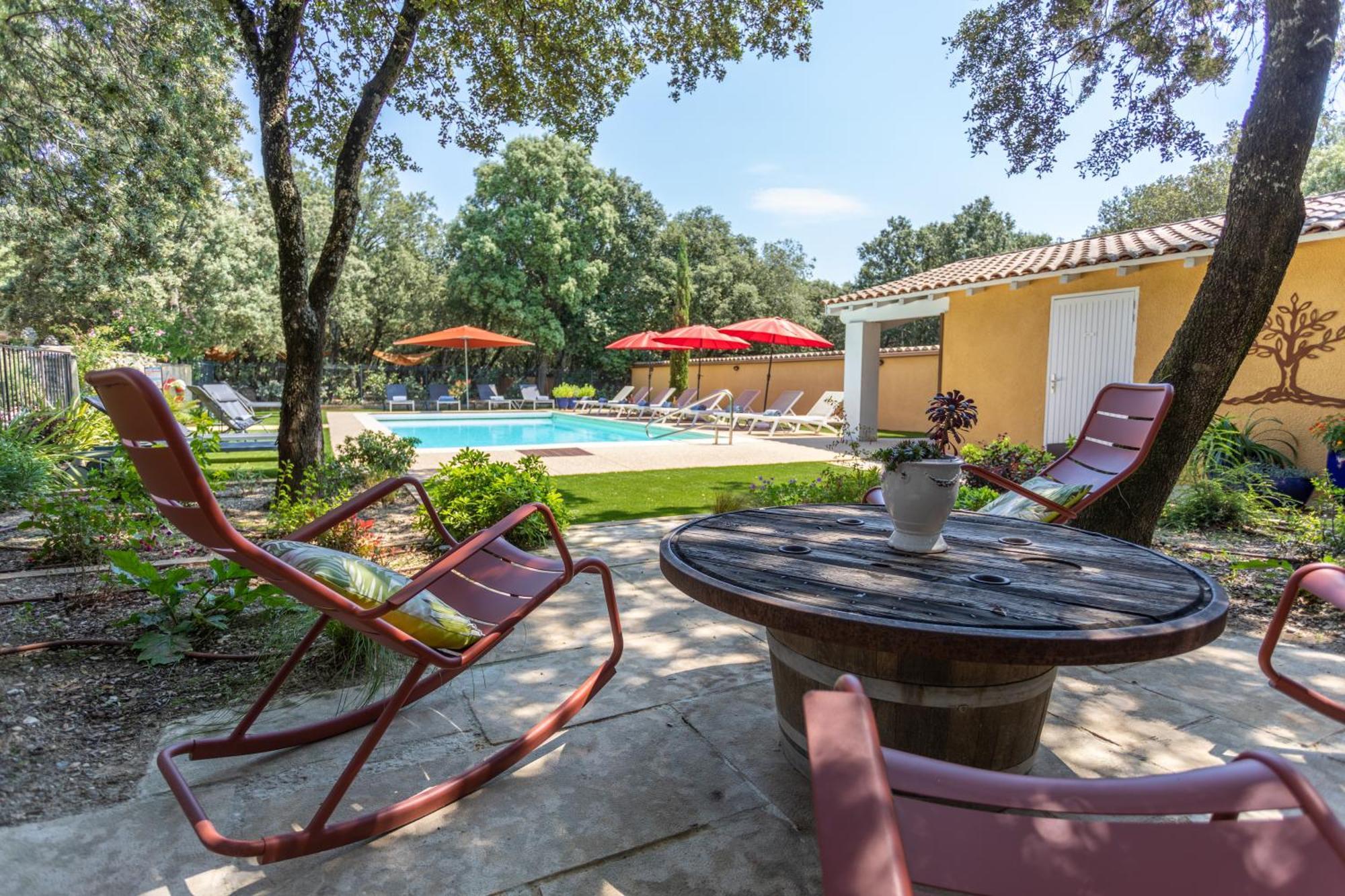 Logis La Bastide De Grignan Hotel & Restaurant "La Chenaie" Bagian luar foto