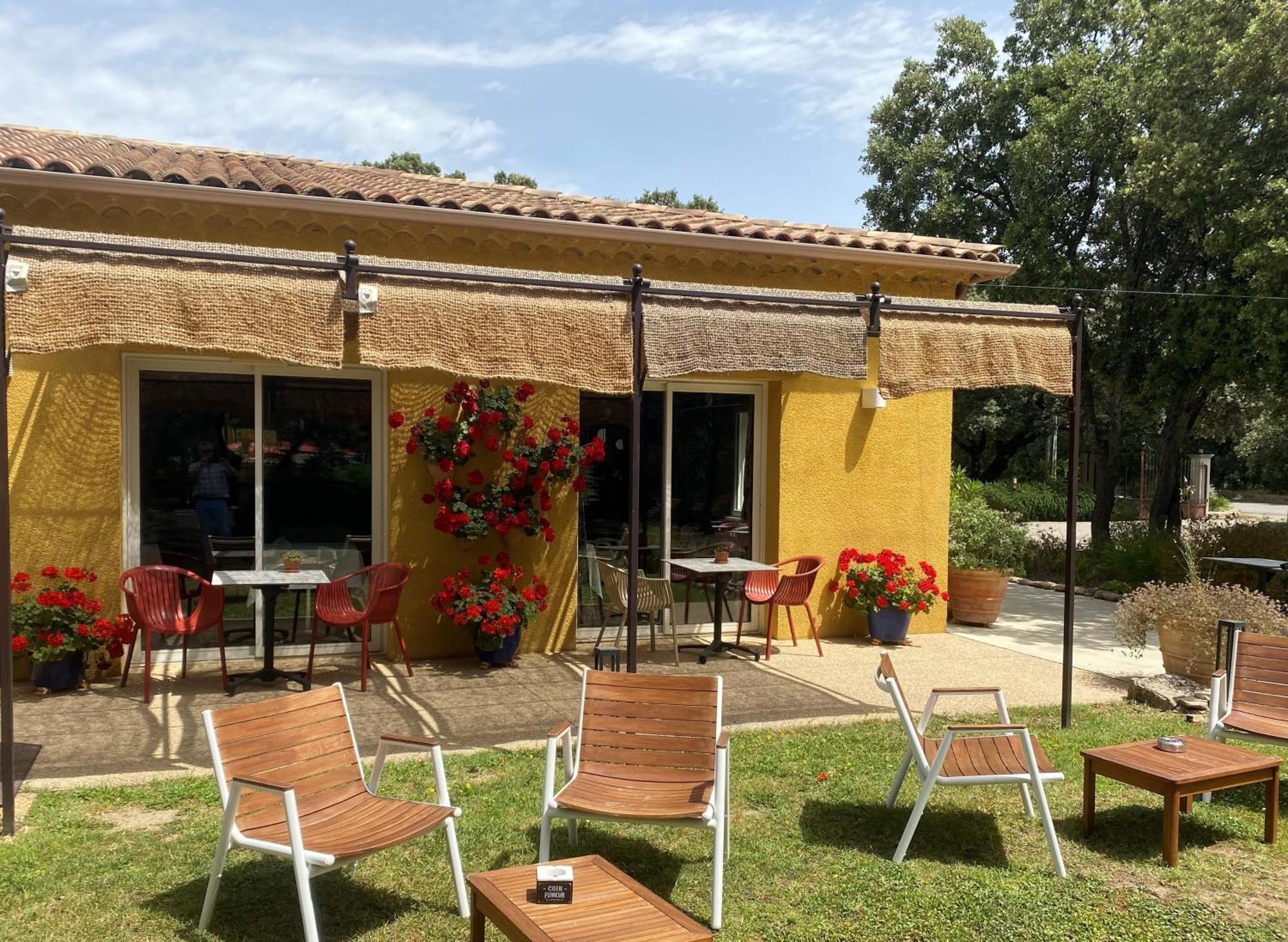 Logis La Bastide De Grignan Hotel & Restaurant "La Chenaie" Bagian luar foto