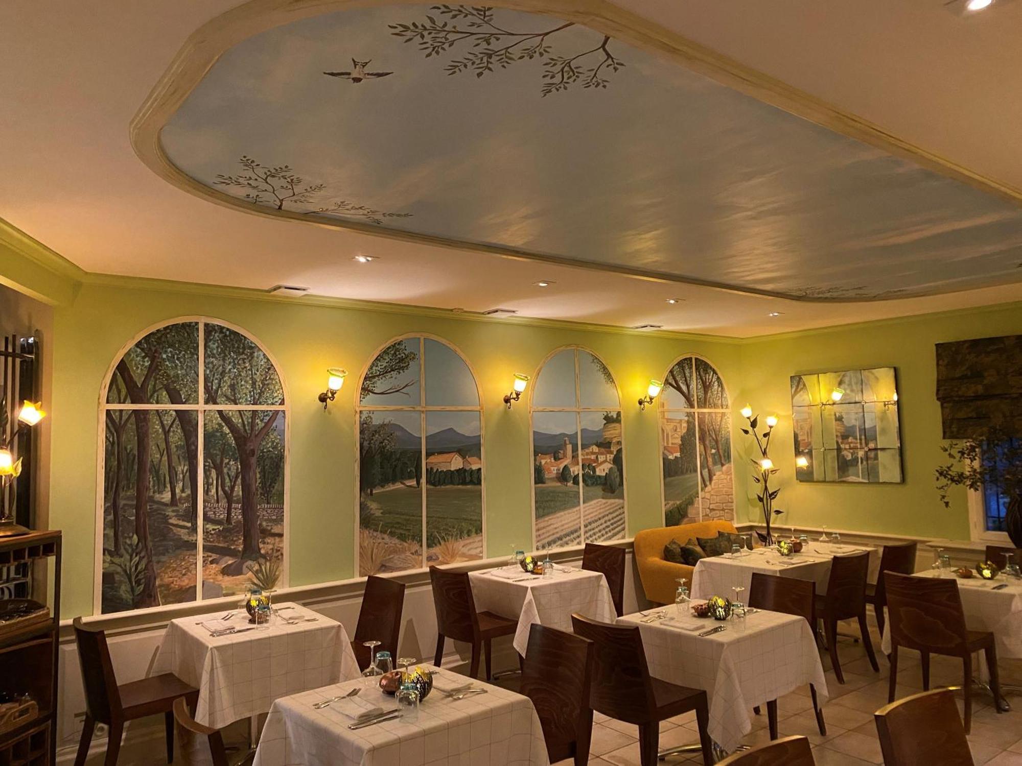 Logis La Bastide De Grignan Hotel & Restaurant "La Chenaie" Bagian luar foto