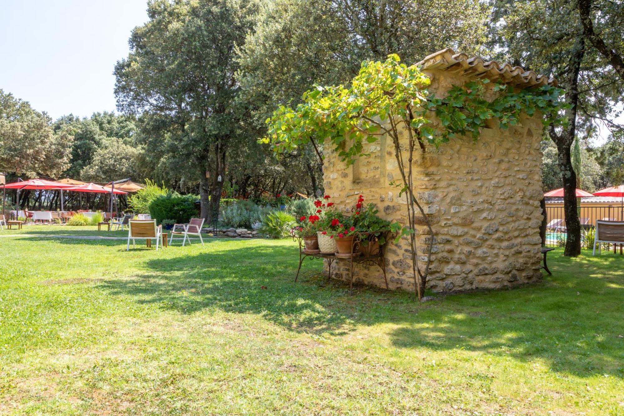 Logis La Bastide De Grignan Hotel & Restaurant "La Chenaie" Bagian luar foto